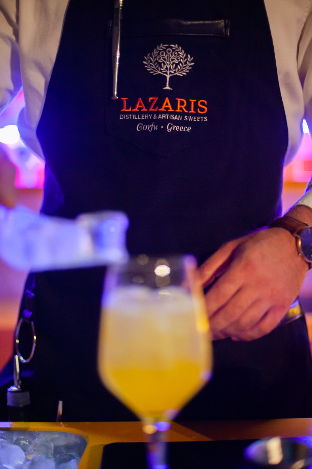 Lazaris cocktail van bar corfu 1192