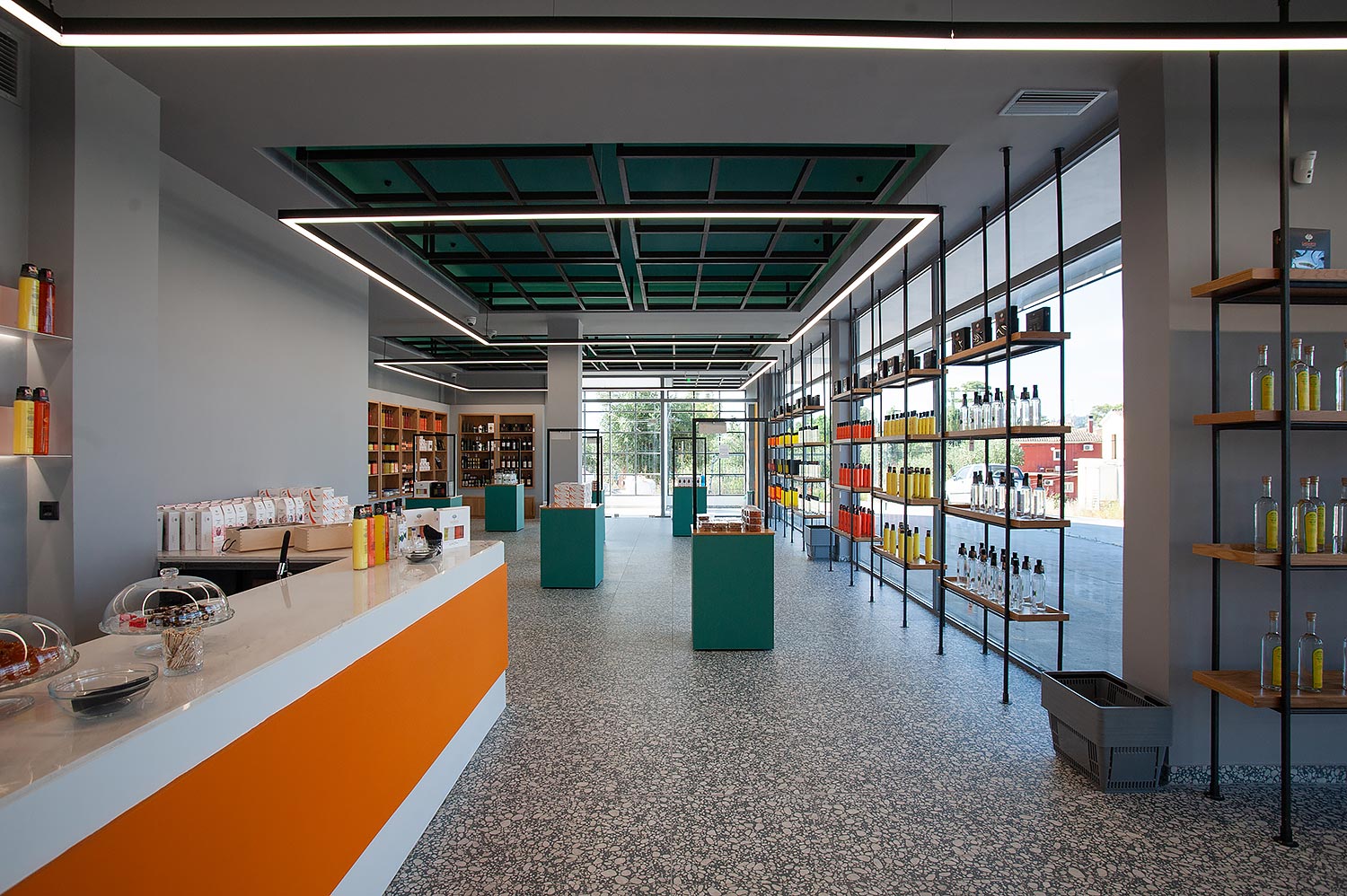 Lazaris tzavrou brand store 5173