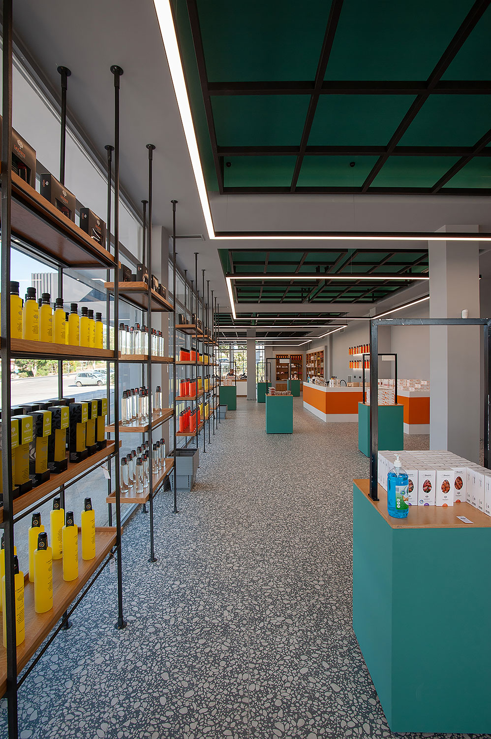 Lazaris tzavrou brand store 5190