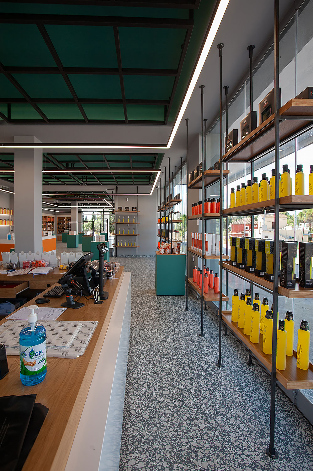 Lazaris tzavrou brand store 5198